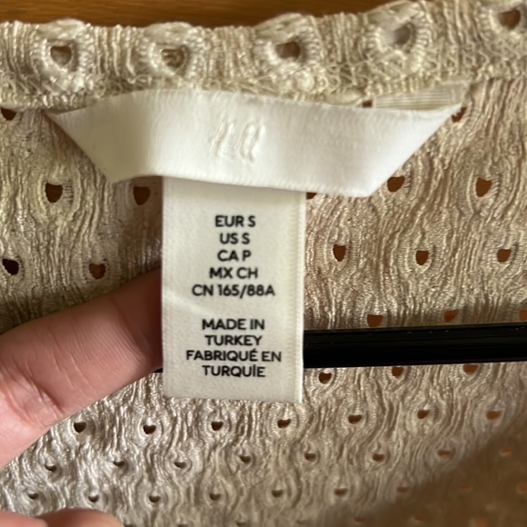 H&M cream top - Picture 3 of 3